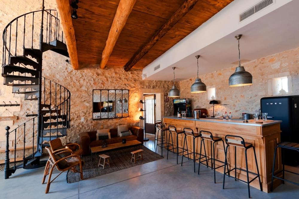  vendre  Proprit/chteau Arles (13200)