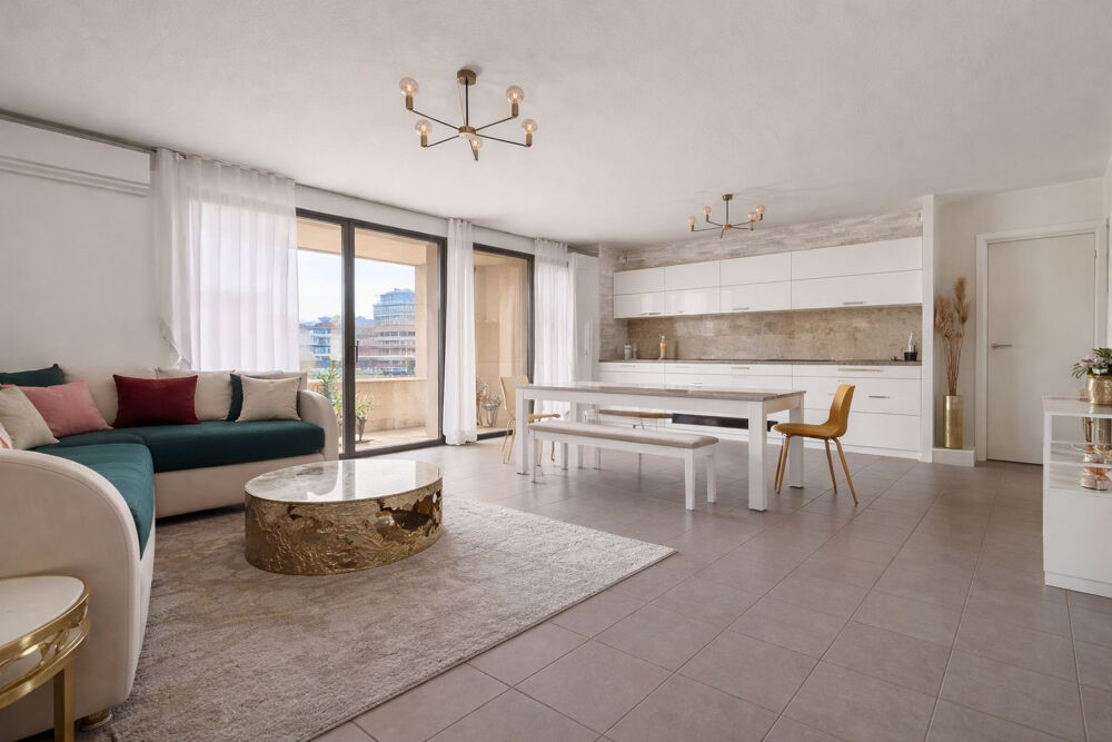 Dépt Hérault (34), à vendre MONTPELLIER Port marianne Appartement t4 de 89m2 terrasse et parking.