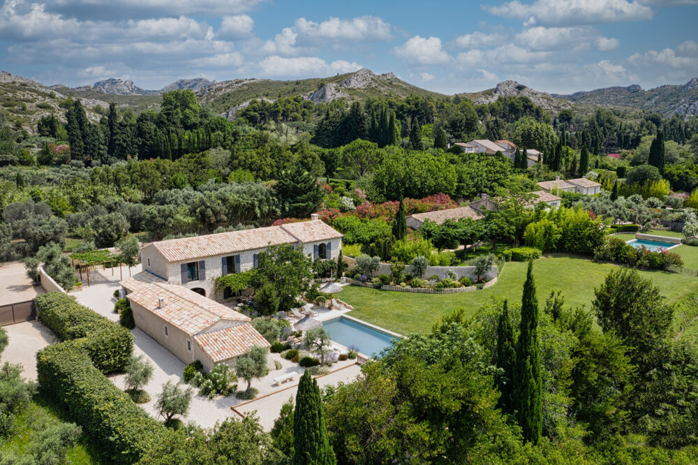   DPT(13) MAS PROVENCAL  AVEC PISCINE EN LOCATION SAISONNIERE Provence-Alpes-Côte d'Azur, Maussane-les-Alpilles (13520)