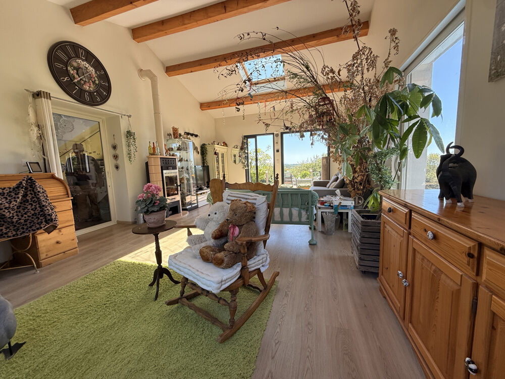 Vente Maison Villa de caractère - 159 m2 habitables, 4 chambres + dépendances sur terrain clos et arboré de 5453 m2 Saint gineys en coiron