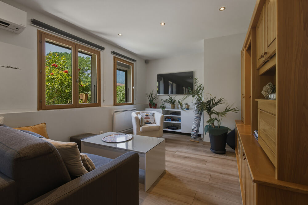 SAINT ISMIER : APPARTEMENT DUPLEX P4 EN DERNIER ETAGE DANS COPROPRIETE AVEC PISCINE