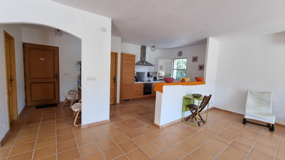 À VENDRE (83) - BARGEMON - Villa avec piscine et vue sur les collines