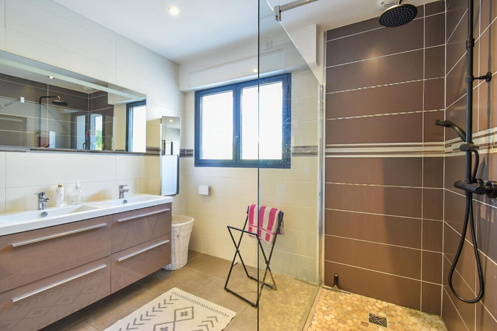 � vendre  Propri�t�/ch�teau Aiguebelette-le-Lac (73610)