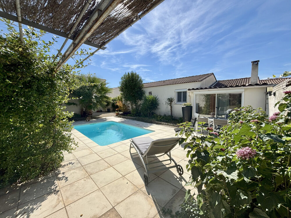 Coup de coeur assuré : maison entièrement rénovée de plain pied avec piscine