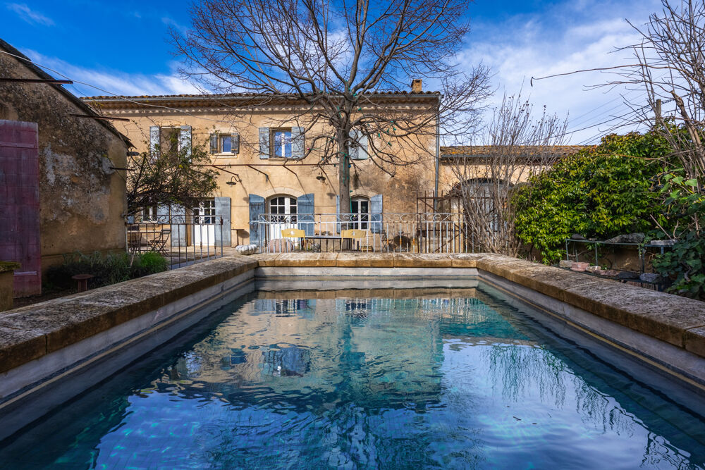 Dept (84) - À vendre à Robion - Mas de hameau + appartement indépendant + dépendances sur 1 326 m2