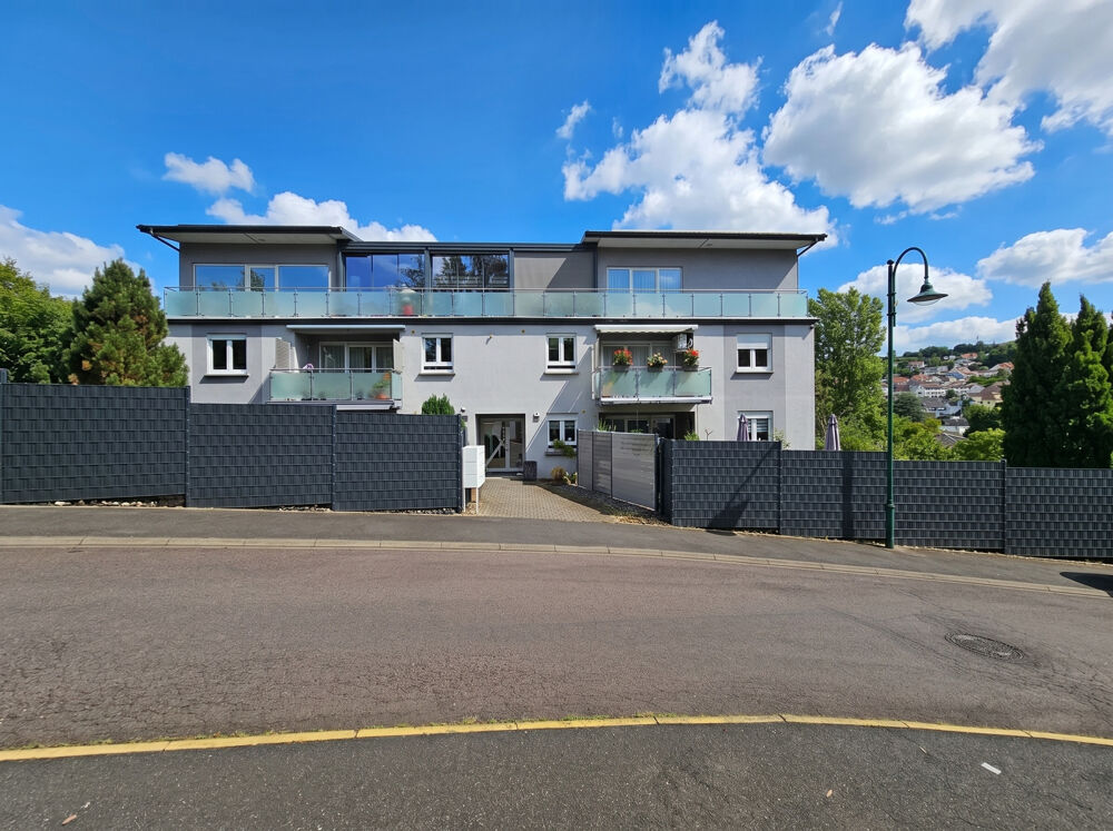 Oeting Superbe F3 de 77 m2 avec balcon panoramique, garage et faibles charges