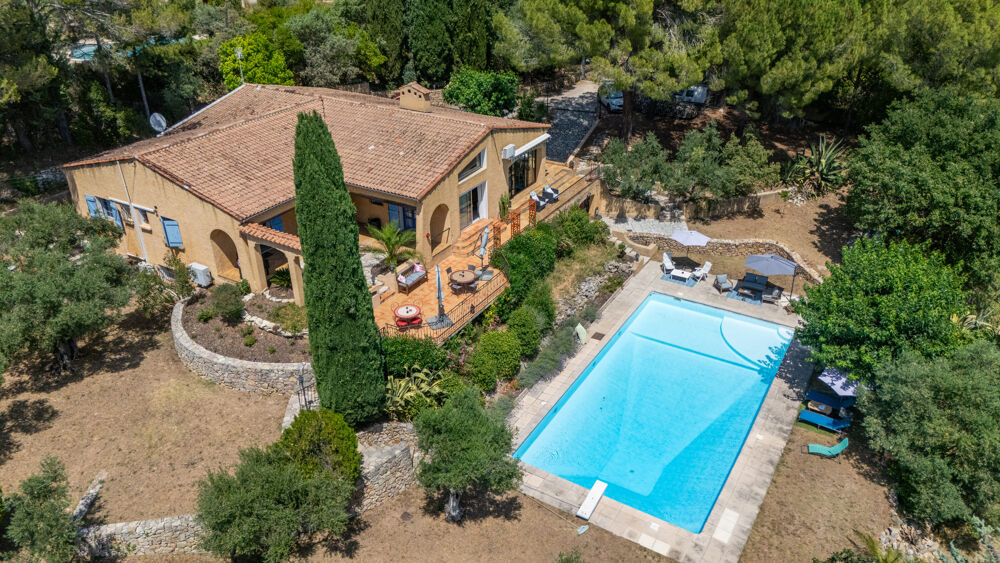 VAR (83) - À VENDRE - FLAYOSC - Superbe Villa provençale avec 4 chambres