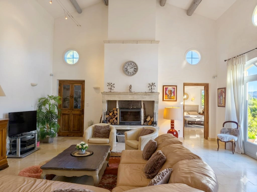 Vente Propriété/Château DPT (13) A la vente Propriété de charme en Provence avec piscine St remy de provence