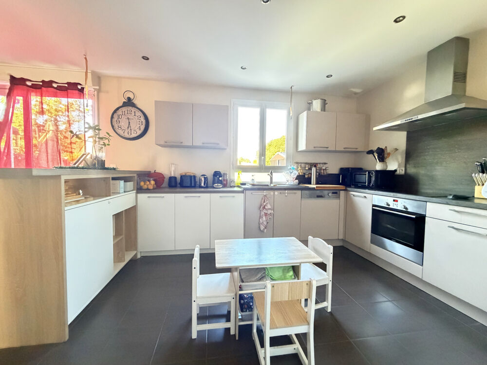 Vente Maison Maison familiale d'environ 105 m2 - 4 chambres  - Garage - Jardin Auneaubleurysaintsymphorien