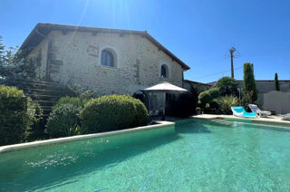  Propri�t�/ch�teau � vendre 8 pi�ces 590 m�