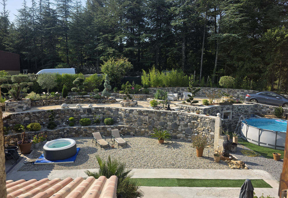 07 - JAUJAC - PROPRIETE EN PIERRES - 2 LOGMENTS - SUR 1774 m2 DE TERRAIN