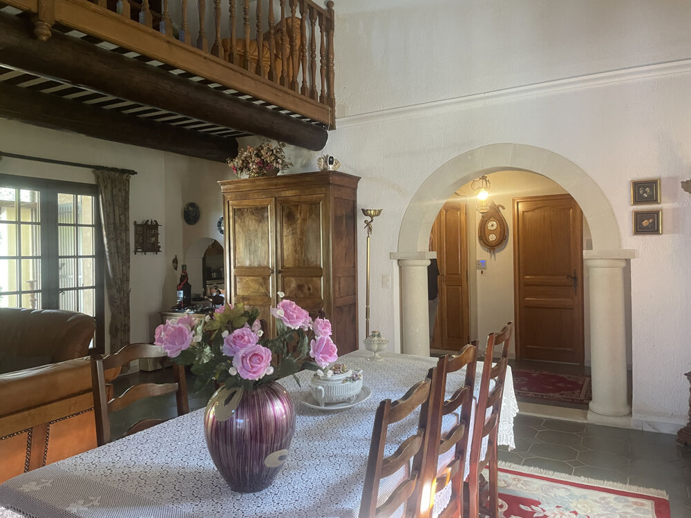 à vendre  Propriété/château Gargas (84400)