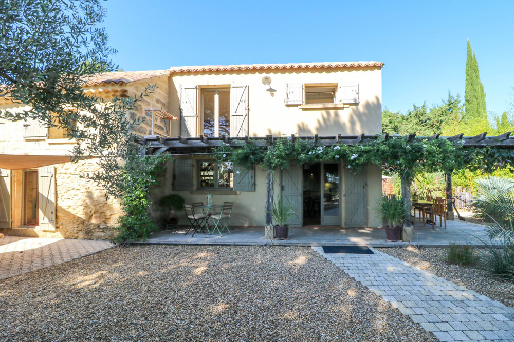 UZES PONT DU GARD : Maison de charme avec piscine sur plus de 6000 m2 de terrain