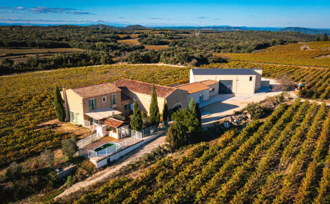   DEPT-30-A VENDRE-POUZILHAC Ensemble immobilier de 550m2 avec superficie habitable actuelle de 170m2 évolutive Propriété/château - 7 pièce(s) - 169 m²