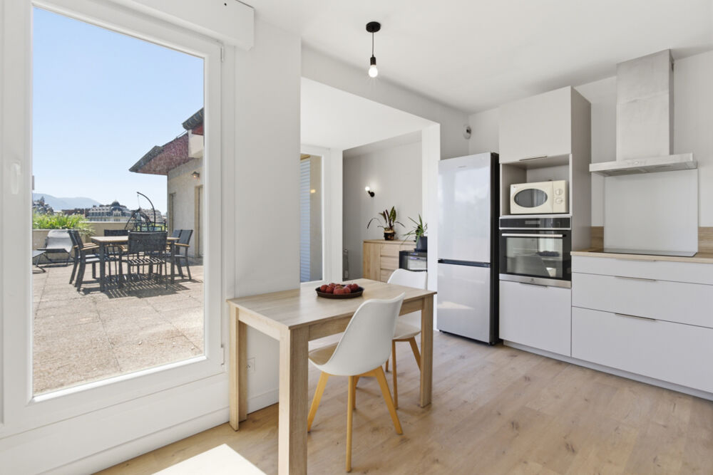 Appartement Duplex dernier étage - Terrasse 45m2 - 110m2 habitables - rénové