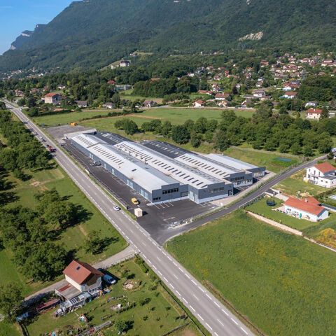 LOCAL A LOUER SECTEUR TOUVET (Grésivaudan) 1935 38660 St vincent de mercuze