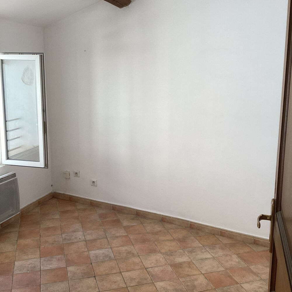 Location Appartement À louer   Appartement T3 de 68 m2 au cœur de Châteaurenard Chateaurenard