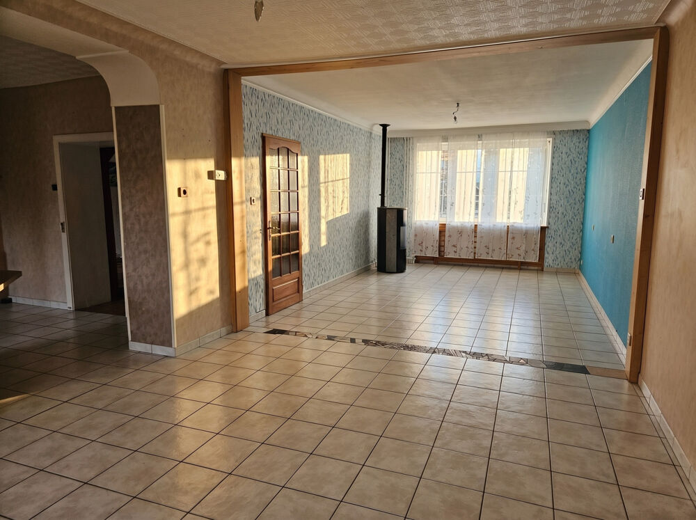 Maison familiale 169 m2 avec 4 chambres, terrasse couverte et jardin clos à Folking