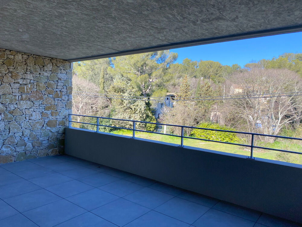 Appartement T3 avec terrasse, 2 garages