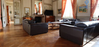  Propri�t�/ch�teau � vendre 15 + pi�ces 1100 m�