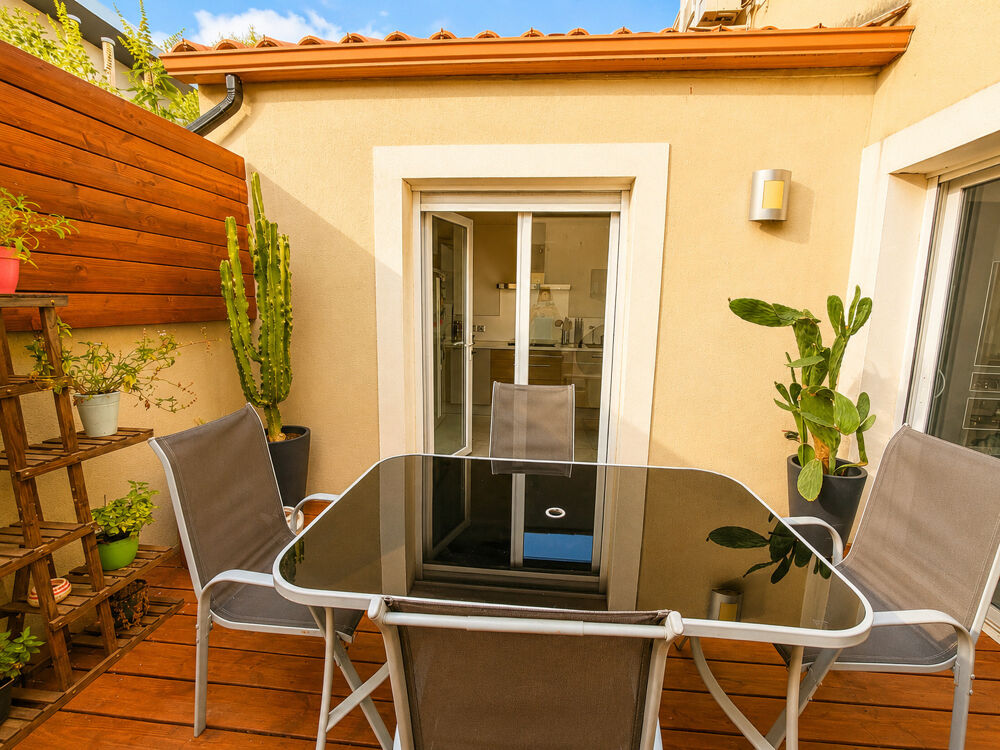 Vente Maison En exclusivité Villa de 2013, 95 m2 sur 164 m2 de terrain , piscine, 3 chambres vue dégagée proche collège Vergeze
