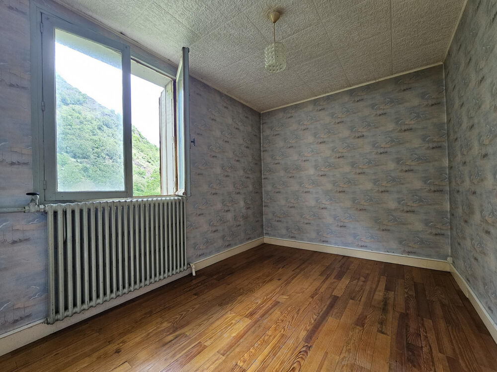 A vendre- Bagnères de Luchon 31110 - Appartement T3 à rénover