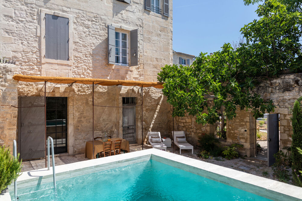   DPT(30) HOTEL BOUTIQUE EN LOCATION SAISONNIERE Languedoc-Roussillon, Vallabrègues (30300)
