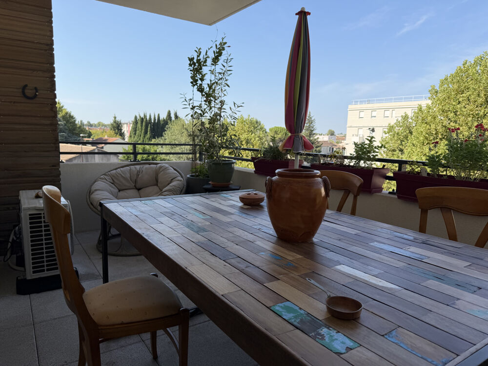 Vente Appartement À vendre   Superbe appartement 3 pièces avec grande terrasse, parking couvert et prestations récentes Avignon