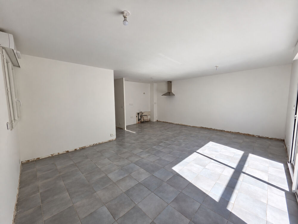 Dpt Hérault (34) Prades Le Lez, Appartement T2 de 47m2 avec terrasse, vue dégagée, expo sud, 2 stationnements