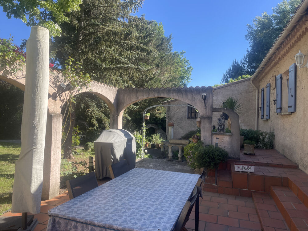 à vendre  Propriété/château Gargas (84400)