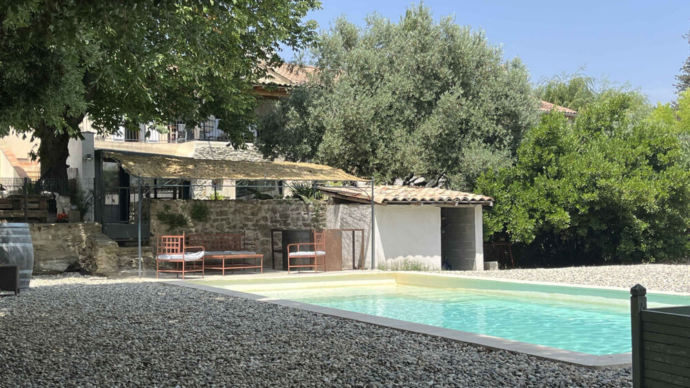 EN DROME PROVENCALE : Très belle bâtisse ancienne entièrement rénovée en 2 appartements sur terrain arboré ave