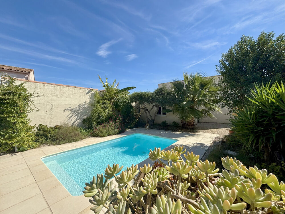 Coup de coeur assuré : maison entièrement rénovée de plain pied avec piscine