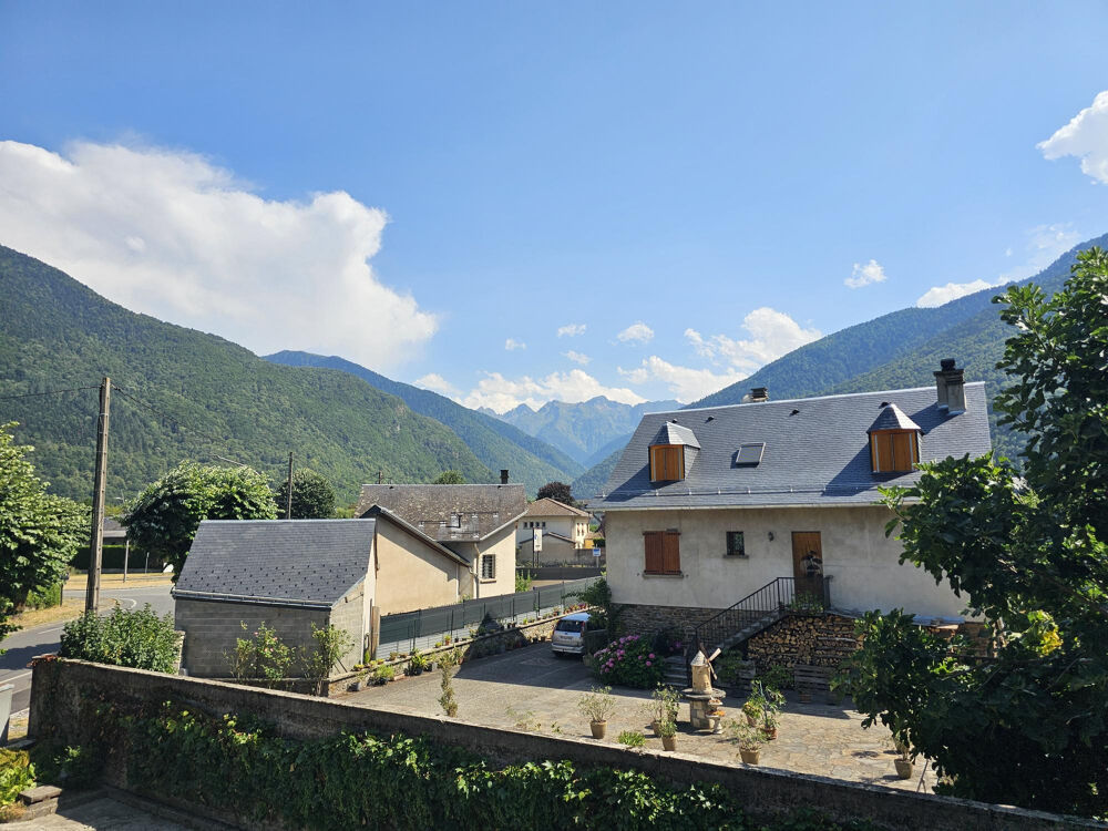 Dpt Haute-Garonne 31, Bagnères de Luchon 31110 - Studio cabine de 22 m2 avec place de parking