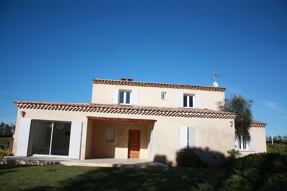 Location Maison Magnifique villa de caractère en pleine campagne   Cadre privilégié et prestations de qualité Cavaillon