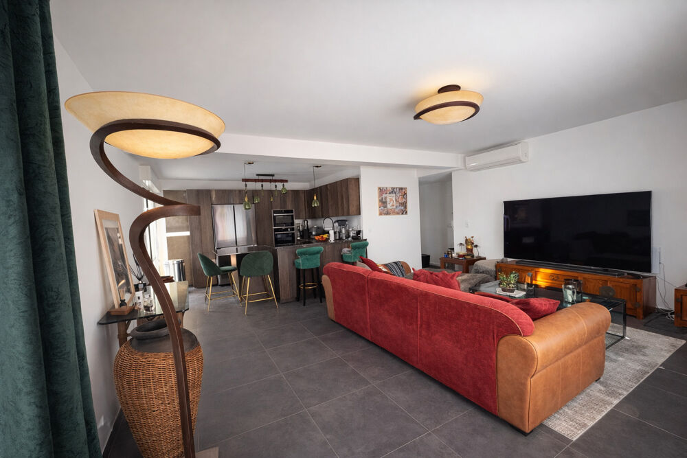 À CARRY-LE-ROUET, DERNIER ÉTAGE D'EXCEPTION : APPARTEMENT EN VENTE AVEC ROOFTOP DE PLUS DE 90 M2