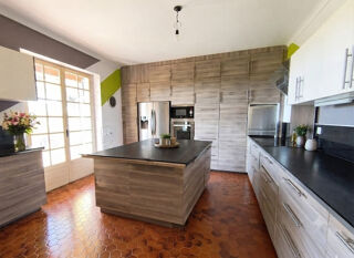  Propriété/château à vendre 6 pièces 210 m²