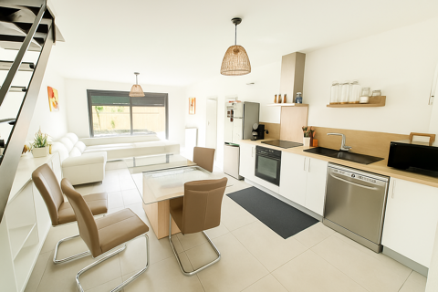   Dept (30) A vende Uchaud Maison T4 avec jardin et Parking Maison - 4 pi�ce(s) - 77 m�