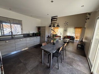  Maison � vendre 4 pi�ces 150 m�