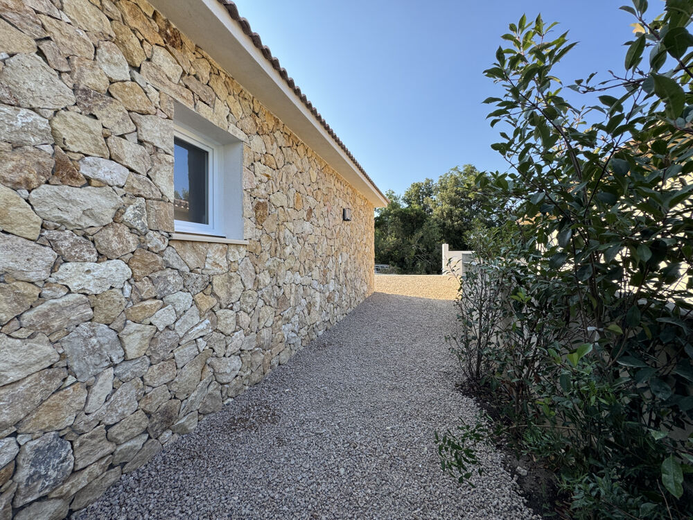 Villa en pierre T4 avec piscine au coeur du Maquis