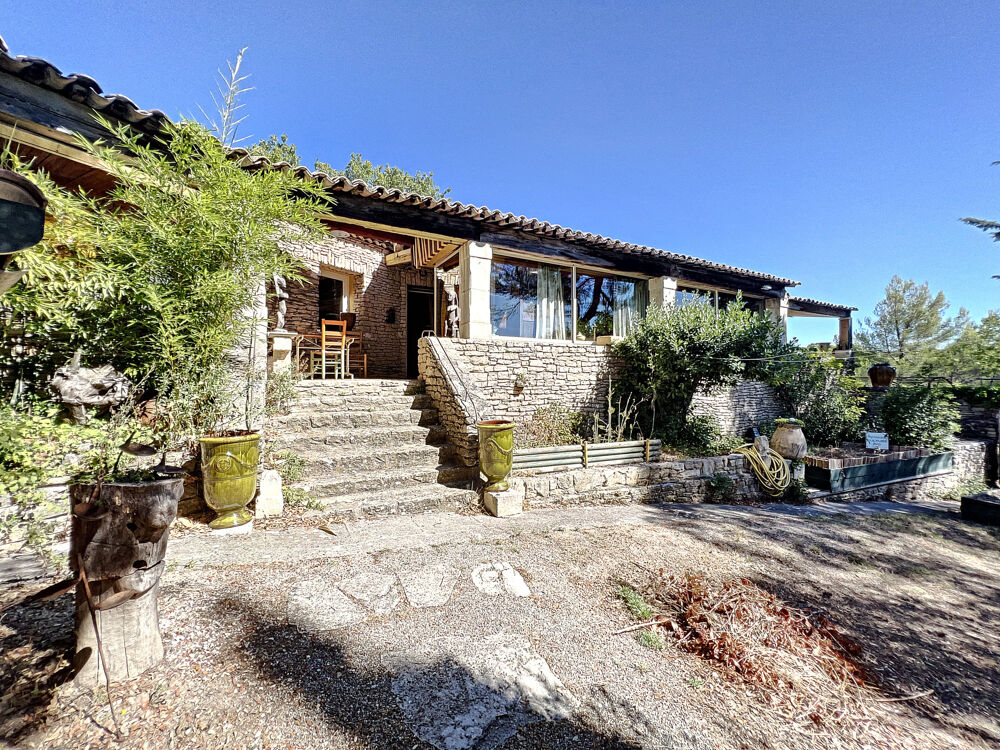 Dept 84 - Murs - Propriété en pierre apparente 360 m2 habitables sur 2 ha