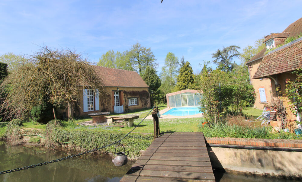 Dpt Eure (27) à vendre Moulin de charme du 17ème siècle sur parc de 3,5 ha en bordure de rivière