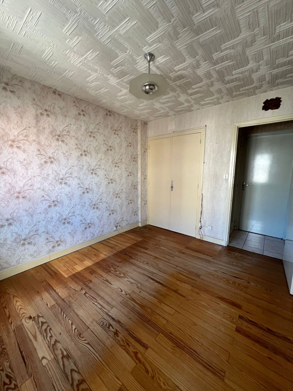 Isère (38)Grenoble-Mutualiste -T4- 67 m2 ( avec garage )