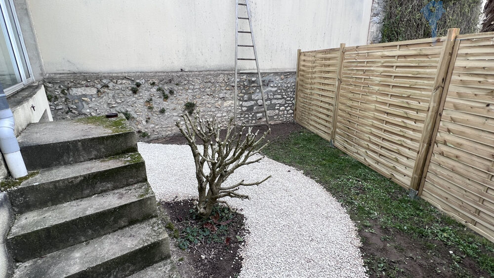 Location Appartement Dépt Essonne (91) LOCATION MEUBLEE F2 CAVE ET JARDINET La ferte alais