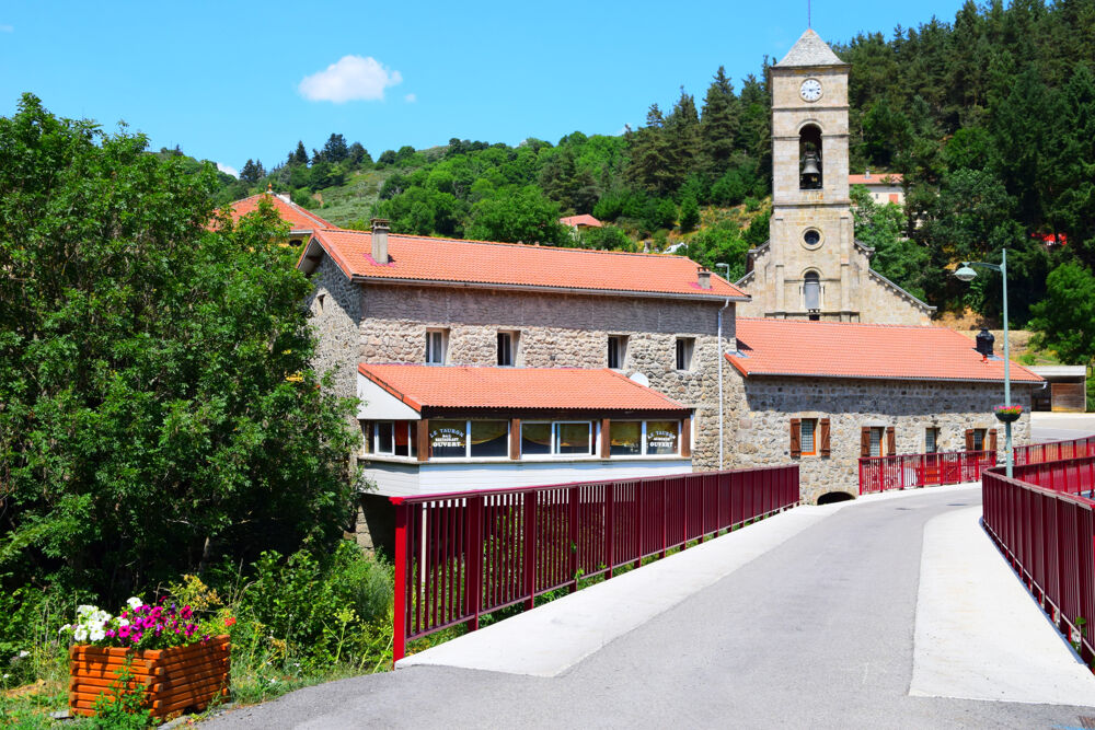 Dépt. 07 - A VENDRE AU CROS DE GERORAND - Grande maison rénovée de 250 m2 -Parcelle de 1.020 m2