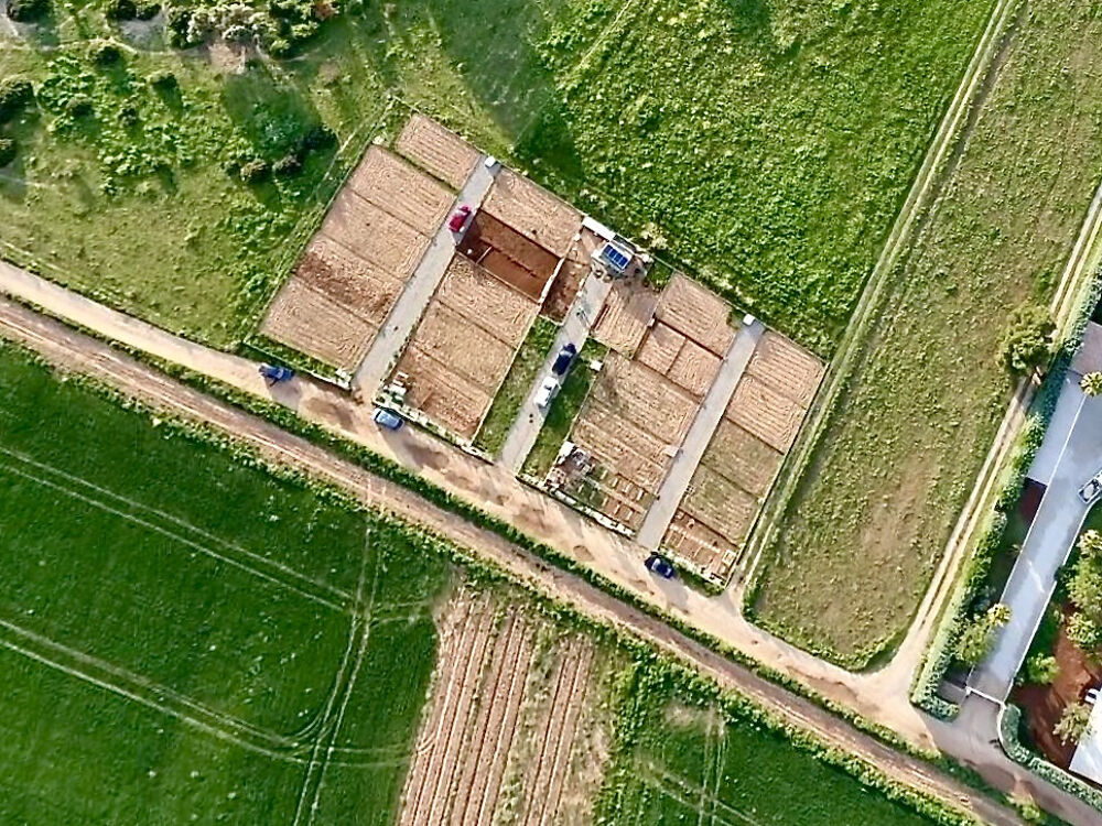 Vente Terrain Hérault (34) - A Vic La Gardiole, proche de Mireval - Terrain d'env. 3074 m2 avec panneaux solaires et forage Vic la gardiole