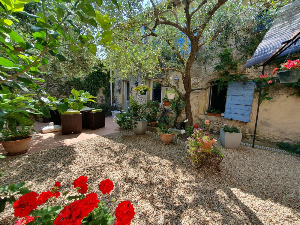 A Vendre GARD(30) - Grande maison de village avec Jardin et parking proche Pont du Gard et Nîmes
