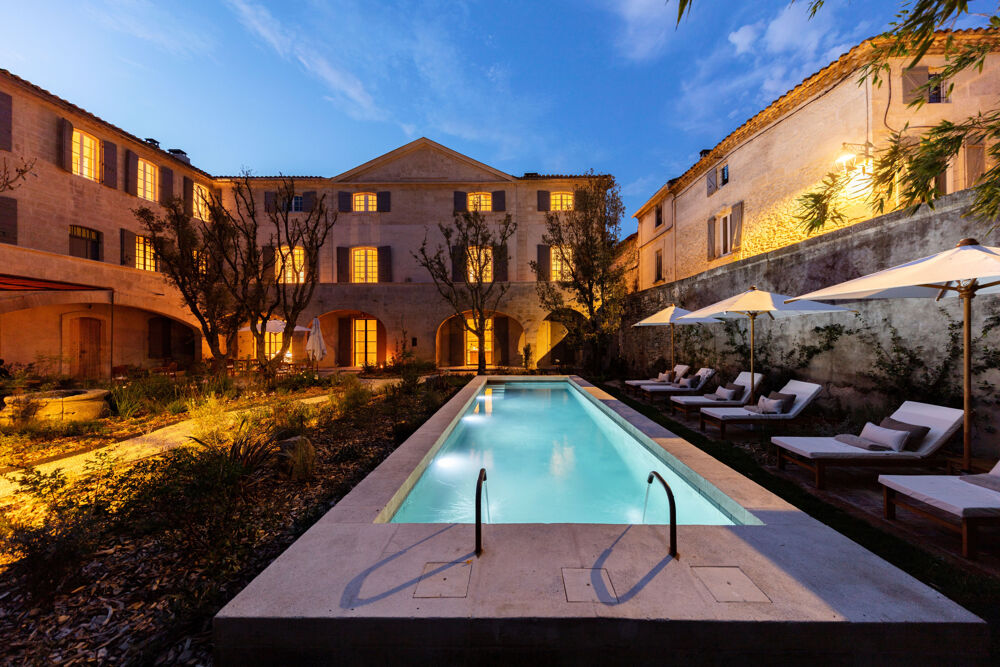   DPT(30) HOTEL BOUTIQUE EN LOCATION SAISONNIERE Languedoc-Roussillon, Vallabrègues (30300)