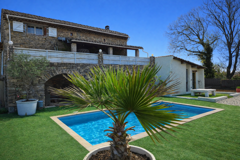   A VENDRE Mas en pierre de caract�re   2 logements   Piscine   Calme absolu st Etienne de l'olm Maison - 1 pi�ce(s) - 179 m�