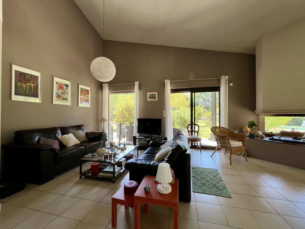 Vente Maison Maison d'architecte-Terrain arboré 5000m2-Piscine Viterbe