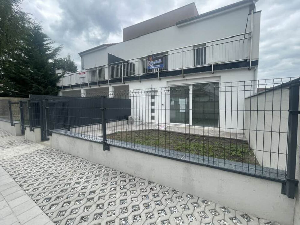 COCHEREN appartement F2 Terrasse espace vert 2 Parking